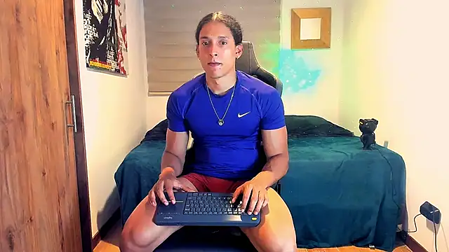 Snapshot of Liam_V chatting on January 24, 3:00 am Liam V online show from January 24, 3:00 am