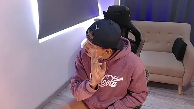 Liam V online show from March 25, 12:44 pm