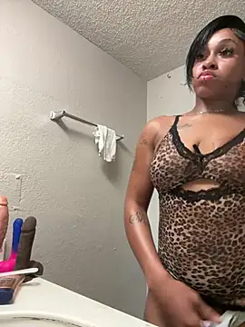 Snapshot of lusciousJay96 chatting on July 17, 8:32 am lusciousJay96 online show from July 17, 8:32 am