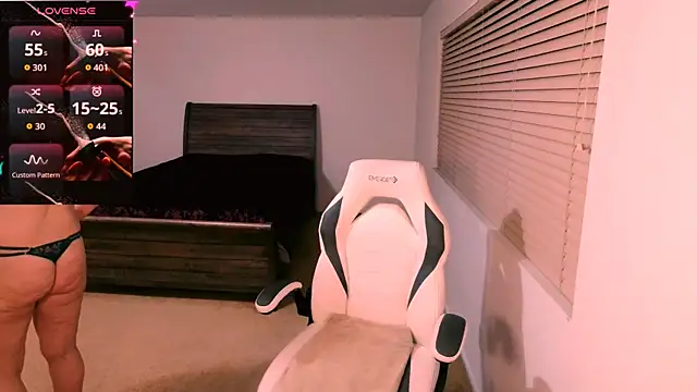 britteebee online show from April 1, 4:46 am