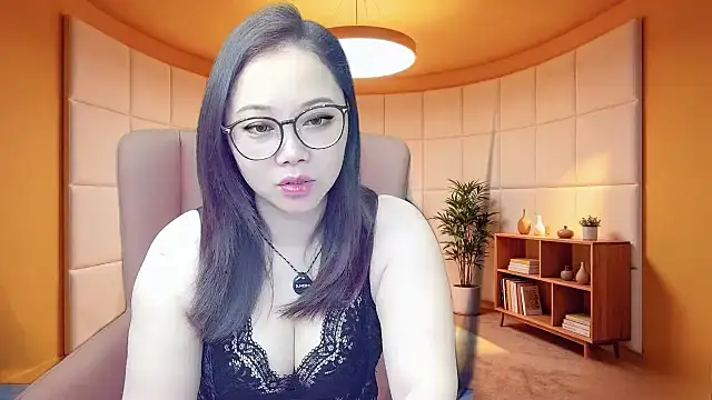Snapshot of Giuliam chatting on May 21, 6:04 pm Giuliam online show from May 21, 6:04 pm