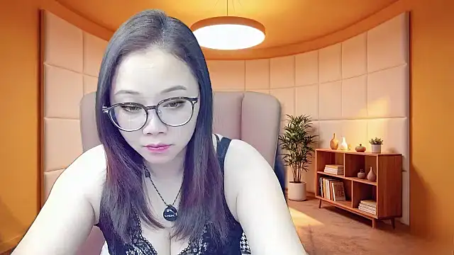 Snapshot of Giuliam chatting on May 27, 4:04 pm Giuliam online show from May 27, 4:04 pm