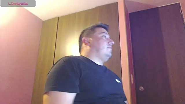 Snapshot of antonycruz chatting on February 24, 2:09 am antonycruz online show from February 24, 2:09 am