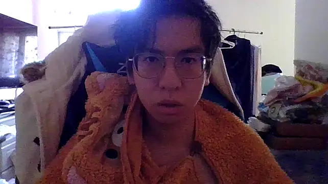 Snapshot of charlie_xdd chatting on January 11, 9:15 am charlie xdd online show from January 11, 9:15 am