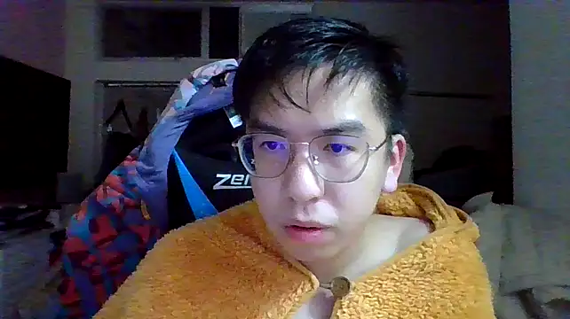 Snapshot of charlie_xdd chatting on February 7, 12:06 pm charlie xdd online show from February 7, 12:06 pm