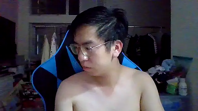 Snapshot of charlie_xdd chatting on March 11, 12:28 pm charlie xdd online show from March 11, 12:28 pm