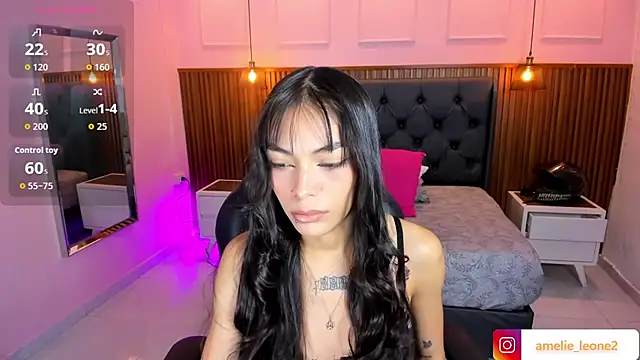 Snapshot of AMELIELEONE chatting on May 20, 12:22 pm AMELIELEONE online show from May 20, 12:22 pm
