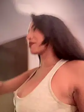 DulceLenns online show from November 27, 6:32 pm