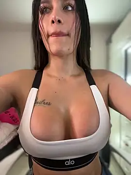 Emmily 19 online show from November 11, 11:05 pm