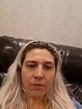 ScarletCallings420 online show from November 22, 4:11 am