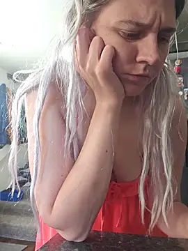 Snapshot of ScarletCallings420 chatting on July 7, 11:20 pm ScarletCallings420 online show from July 7, 11:20 pm