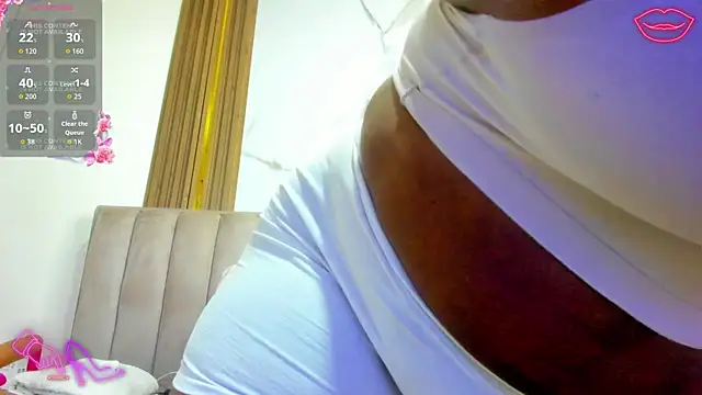 Snapshot of CristinSexy chatting on July 10, 11:02 am CristinSexy online show from July 10, 11:02 am