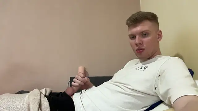 sexybooii6968 online show from March 31, 1:22 pm