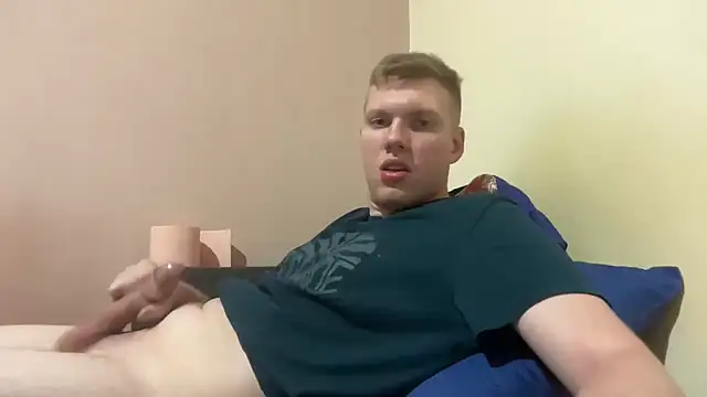 Snapshot of sexybooii6968 chatting on July 28, 6:53 pm sexybooii6968 online show from July 28, 6:53 pm