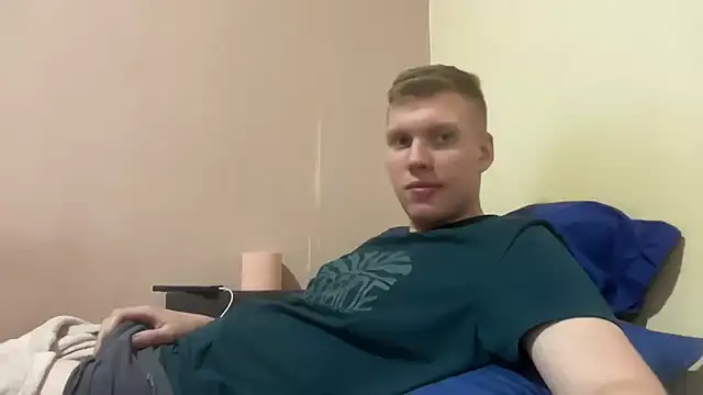 Snapshot of sexybooii6968 chatting on July 29, 5:33 pm sexybooii6968 online show from July 29, 5:33 pm