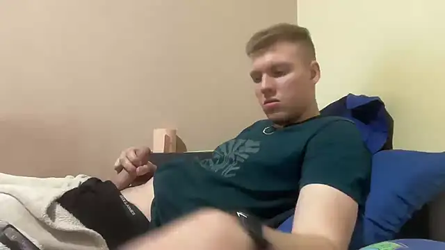 Snapshot of sexybooii6968 chatting on July 31, 7:57 pm sexybooii6968 online show from July 31, 7:57 pm