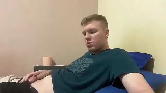 Snapshot of sexybooii6968 chatting on August 1, 8:30 pm sexybooii6968 online show from August 1, 8:30 pm