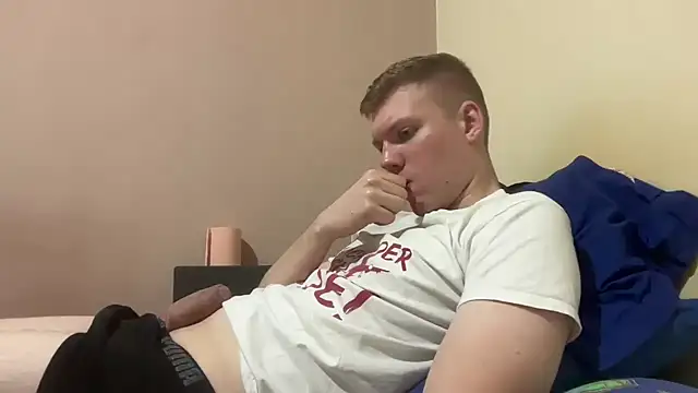 Snapshot of sexybooii6968 chatting on August 2, 6:50 pm sexybooii6968 online show from August 2, 6:50 pm