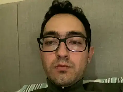 Snapshot of freshmanxxl98 chatting on March 10, 7:07 pm freshmanxxl98 online show from March 10, 7:07 pm