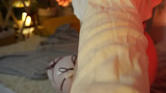 ScarletBlaze online show from November 20, 5:45 pm