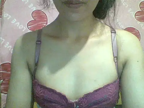 Snapshot of spankmybootyxxx chatting on April 11, 12:15 am spankmybootyxxx online show from April 11, 12:15 am