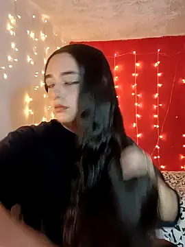 Snapshot of IvonneT chatting on December 8, 7:43 pm IvonneT online show from December 8, 7:43 pm