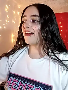 Snapshot of IvonneT chatting on December 12, 11:03 pm IvonneT online show from December 12, 11:03 pm