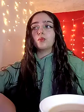 Snapshot of IvonneT chatting on January 10, 4:12 am IvonneT online show from January 10, 4:12 am