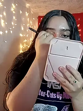 Snapshot of IvonneT chatting on February 7, 11:34 pm IvonneT online show from February 7, 11:34 pm