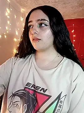 Snapshot of IvonneT chatting on February 10, 1:57 am IvonneT online show from February 10, 1:57 am