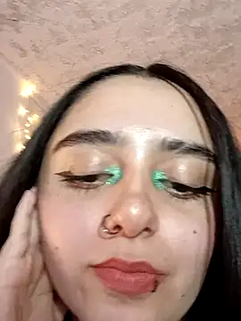 Snapshot of IvonneT chatting on February 28, 11:12 pm IvonneT online show from February 28, 11:12 pm