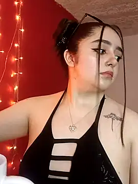 Snapshot of IvonneT chatting on September 21, 11:28 pm IvonneT online show from September 21, 11:28 pm