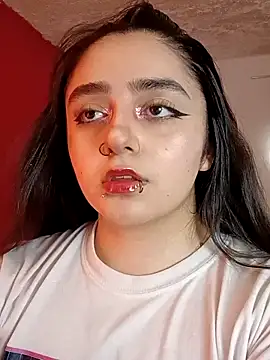 Snapshot of IvonneT chatting on October 5, 8:29 pm IvonneT online show from October 5, 8:29 pm