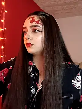 Snapshot of IvonneT chatting on October 31, 3:51 am IvonneT online show from October 31, 3:51 am