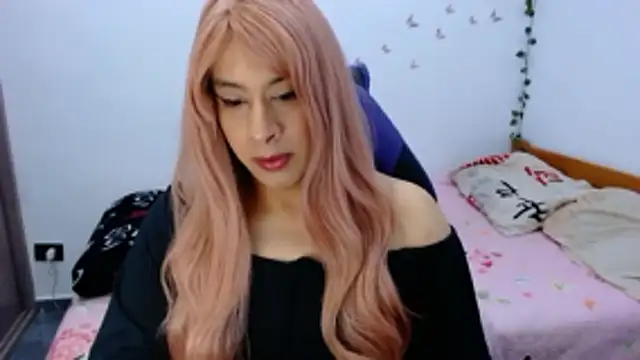 Snapshot of OriannaDomenechi chatting on June 1, 11:17 pm OriannaDomenechi online show from June 1, 11:17 pm