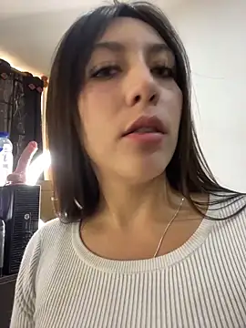 Snapshot of MiaJones21 chatting on February 17, 9:43 pm MiaJones21 online show from February 17, 9:43 pm