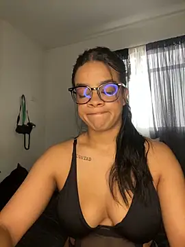 trianawhite online show from April 7, 3:45 pm