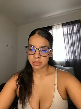 Snapshot of trianawhite chatting on April 22, 3:46 pm trianawhite online show from April 22, 3:46 pm