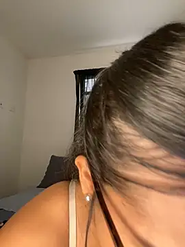 Snapshot of trianawhite chatting on May 5, 3:42 pm trianawhite online show from May 5, 3:42 pm