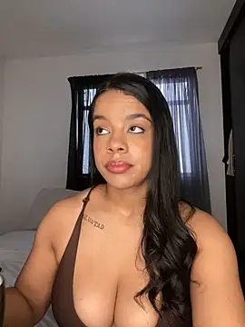 Snapshot of trianawhite chatting on May 17, 2:46 pm trianawhite online show from May 17, 2:46 pm