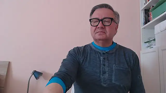 YOU6me online show from January 8, 9:33 am