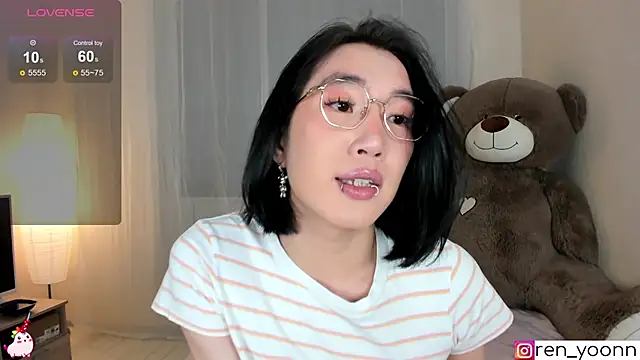 Snapshot of Ren_yoon chatting on May 4, 4:52 am Ren yoon online show from May 4, 4:52 am