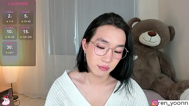 Snapshot of Ren_yoon chatting on June 4, 11:16 am Ren yoon online show from June 4, 11:16 am