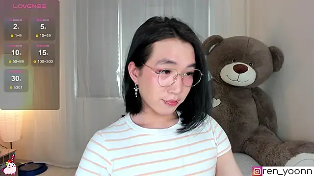Snapshot of Ren_yoon chatting on June 12, 4:28 pm Ren yoon online show from June 12, 4:28 pm