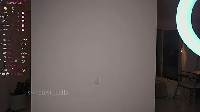 Snapshot of sweetest_bella chatting on June 28, 2:39 am sweetest bella online show from June 28, 2:39 am