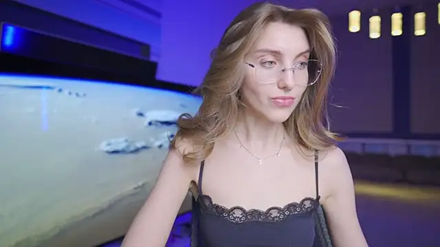 CassiaBlade1 online show from April 11, 4:33 pm