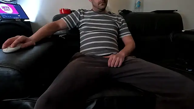 Snapshot of Lucas1andOnly4Girl chatting on January 1, 12:55 pm Lucas1andOnly4Girl online show from January 1, 12:55 pm