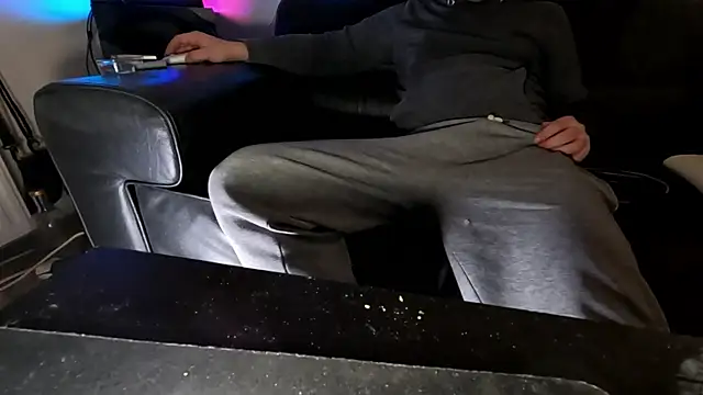 Snapshot of Lucas1andOnly4Girl chatting on January 6, 10:47 pm Lucas1andOnly4Girl online show from January 6, 10:47 pm