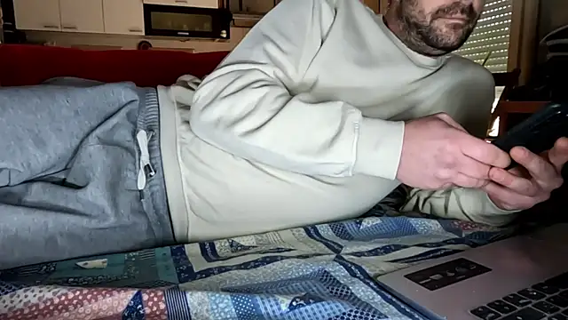 Snapshot of Lucas1andOnly4Girl chatting on January 13, 12:24 pm Lucas1andOnly4Girl online show from January 13, 12:24 pm