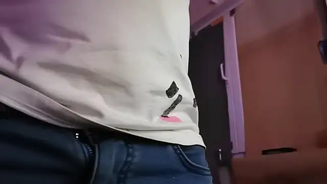 Snapshot of Lucas1andOnly4Girl chatting on October 31, 1:39 am Lucas1andOnly4Girl online show from October 31, 1:39 am